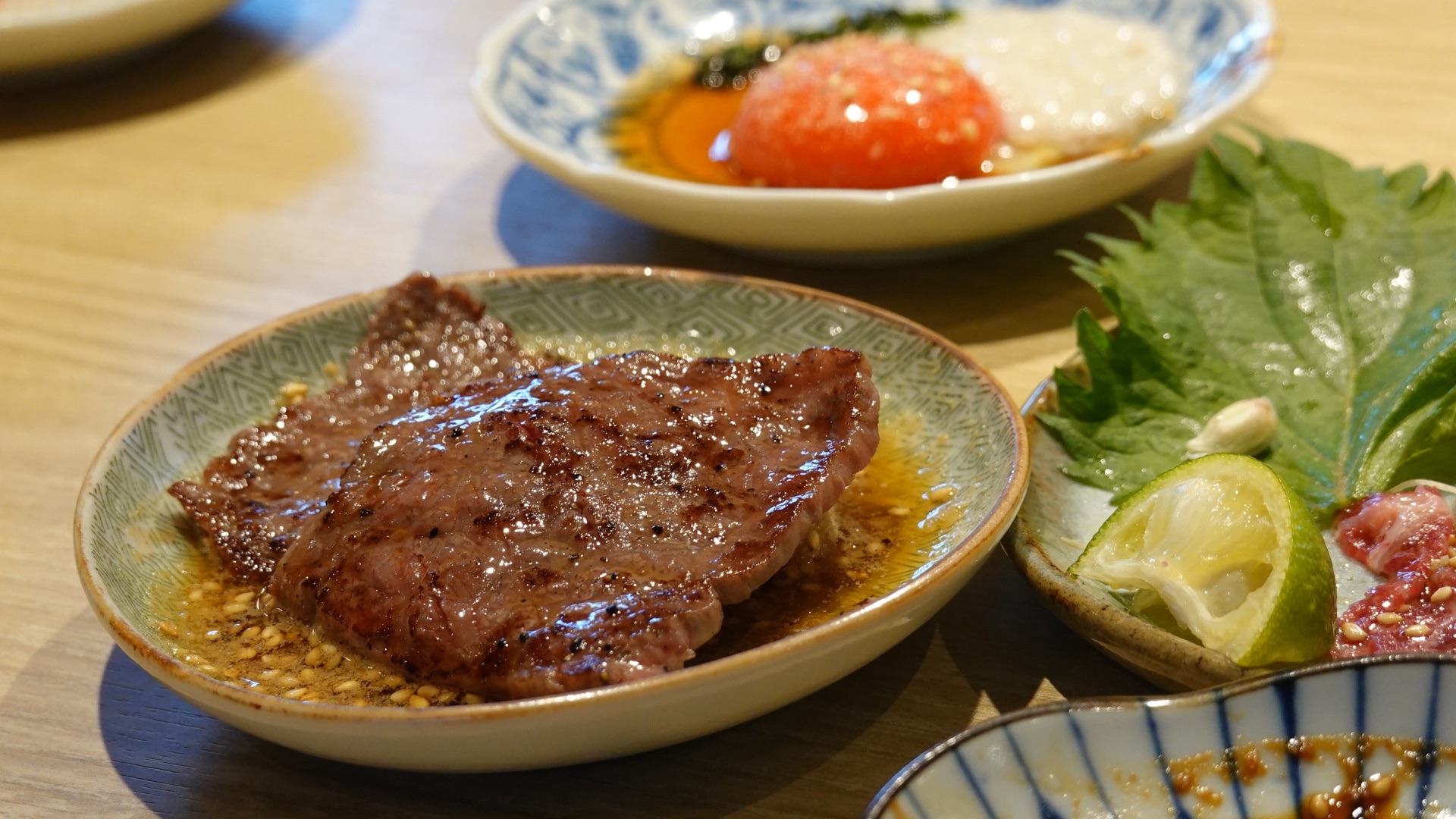 京橋 焼肉・ホルモン 踊ル 和牛とろろすき焼きサーロイン