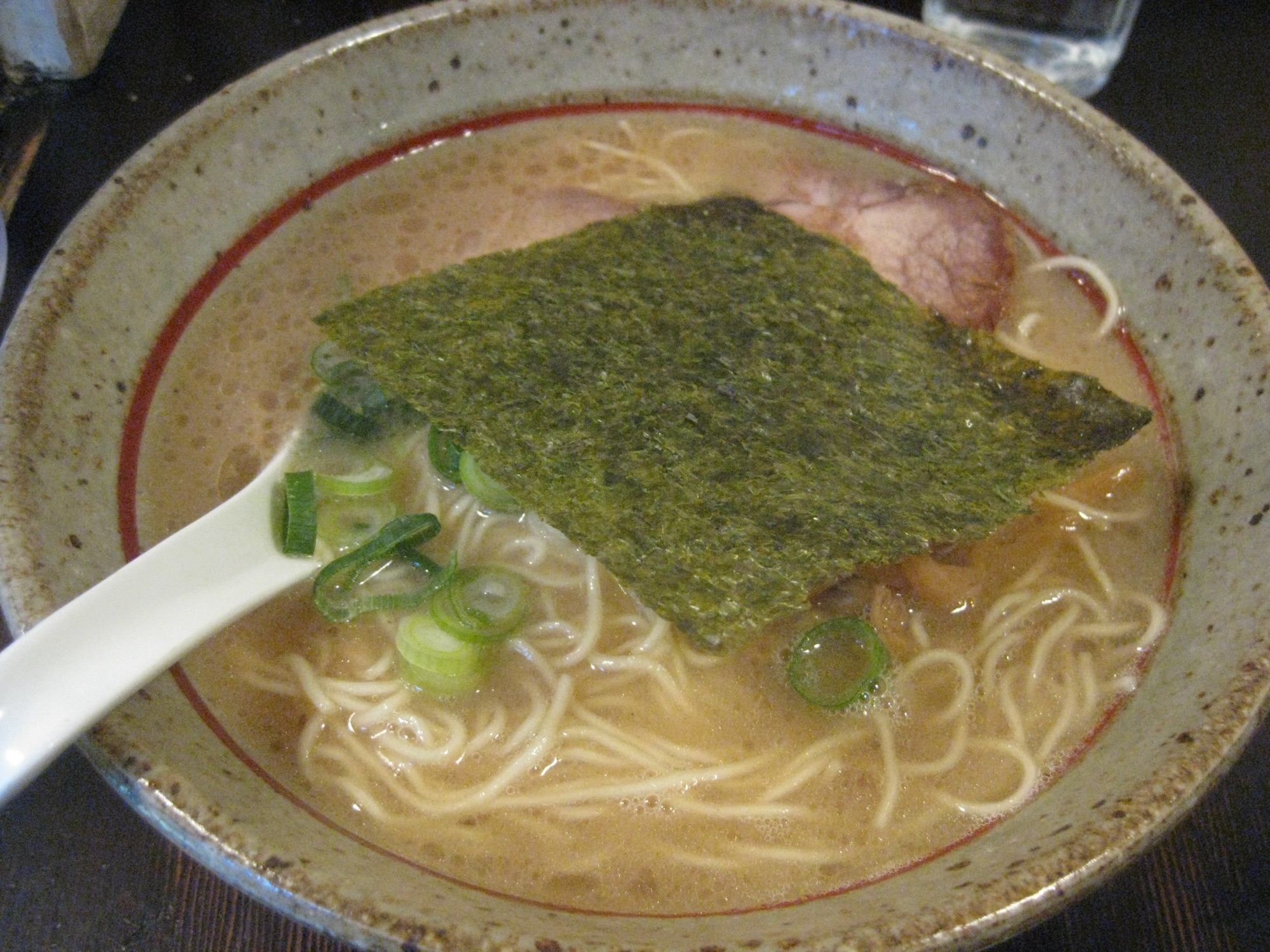 田町 豚骨醤油らーめん學虎 學虎らーめん