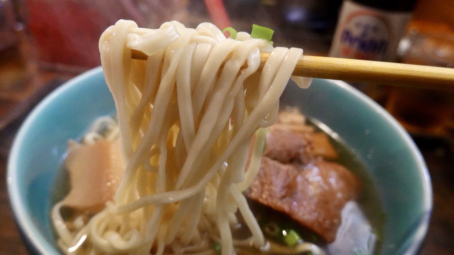 沖縄県 那覇市 OKINAWA SOBA EIBUN（おきなわそば えいぶん） 沖縄そばの新時代を切り開く革新の一杯 BUBUNそば 麺半分 品川イッコー