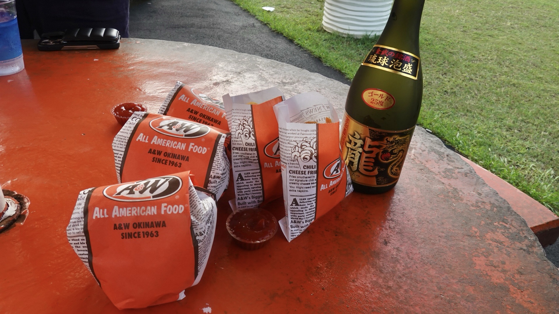 沖縄県 牧港 A&W(エーアンドダブリュ)牧港店 ハンバーガー