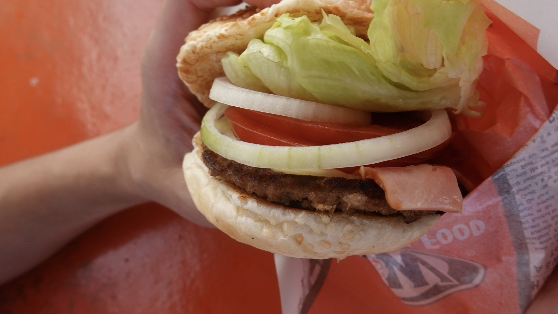 沖縄県 牧港 A&W(エーアンドダブリュ)牧港店 ハンバーガー