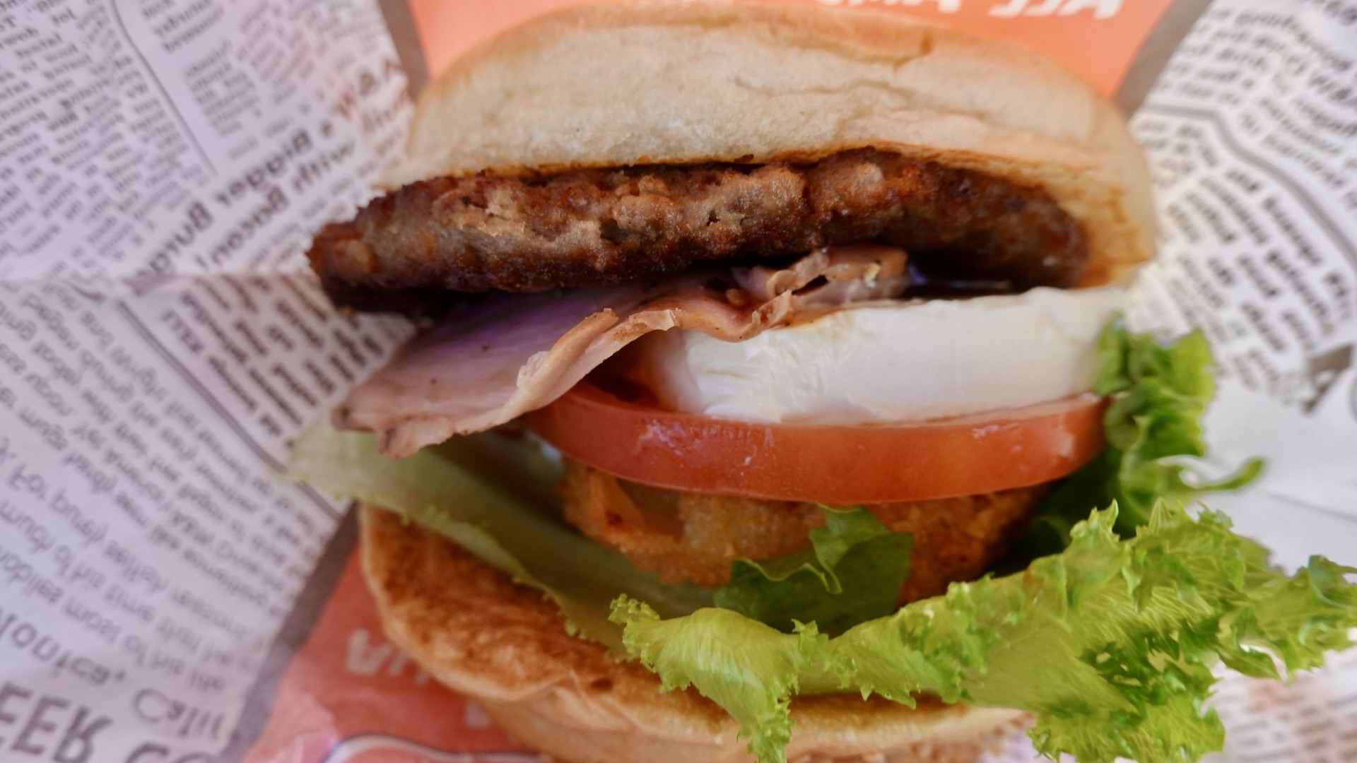 沖縄県 牧港 A&W(エーアンドダブリュ)牧港店 ハンバーガー