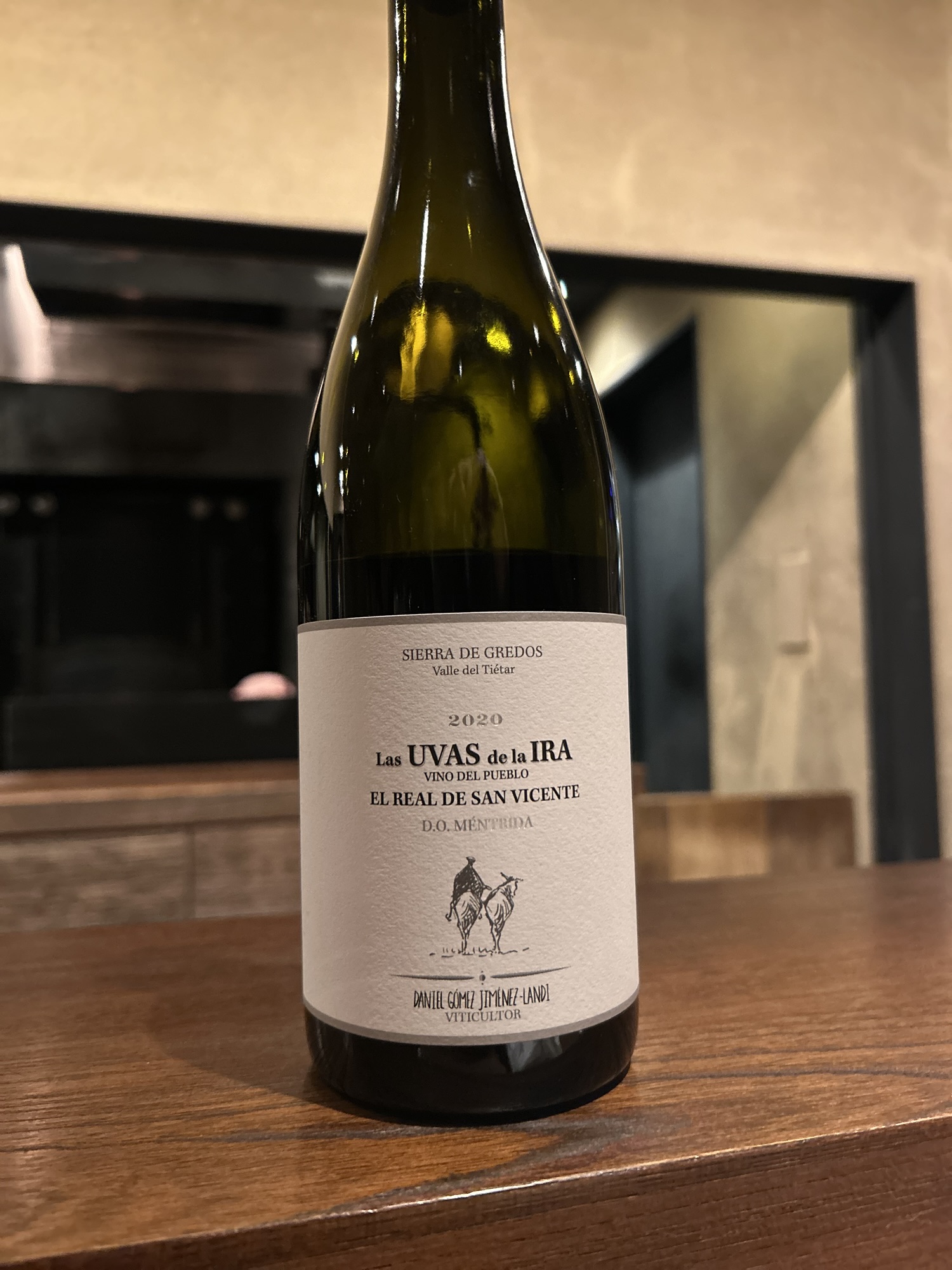 三越前 スペイン料理 acá 1°(アカ) ワイン