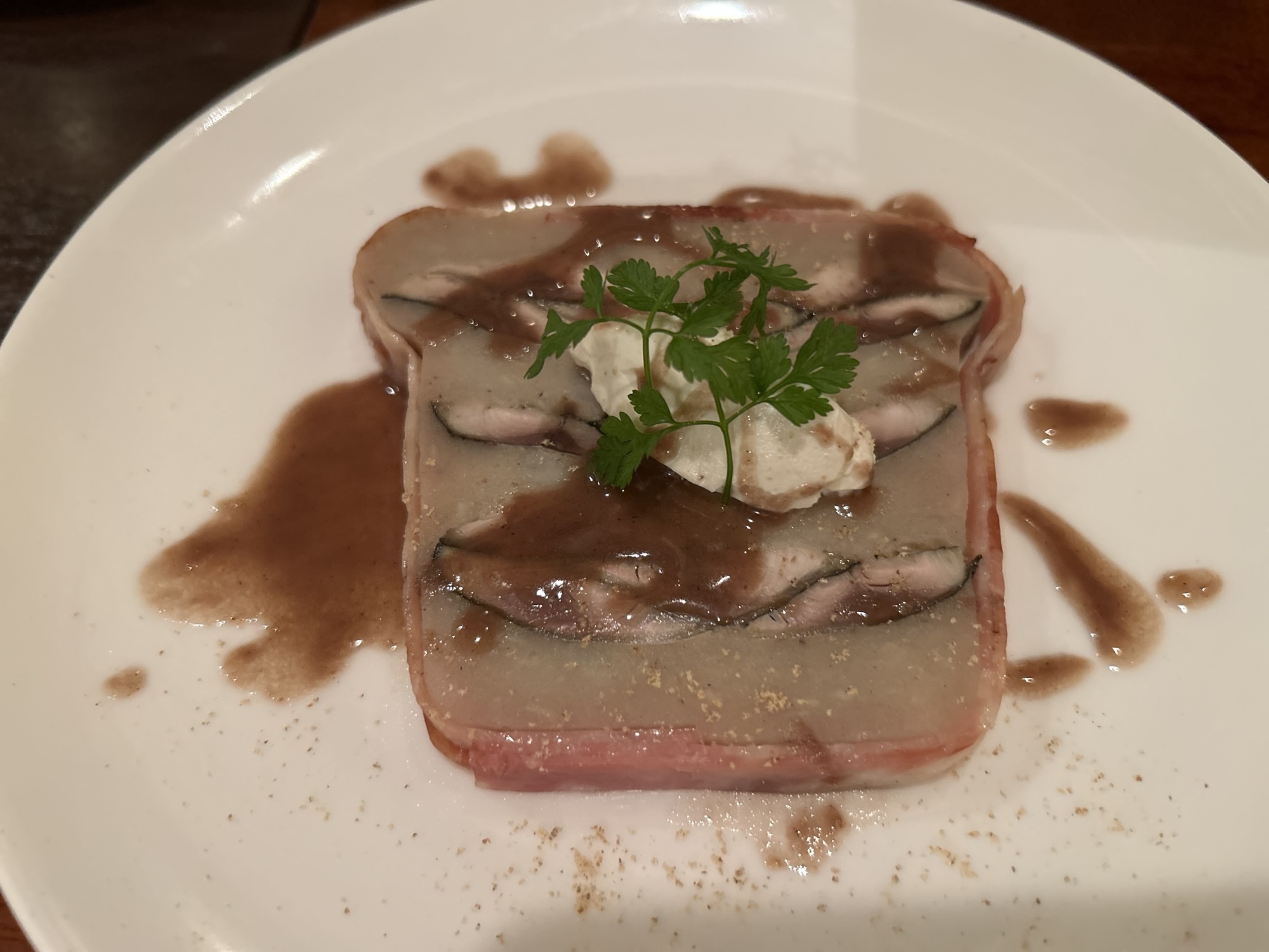 湯島 湯島ワイン食堂 パパン 秋刀魚とジャガイモのテリーヌ