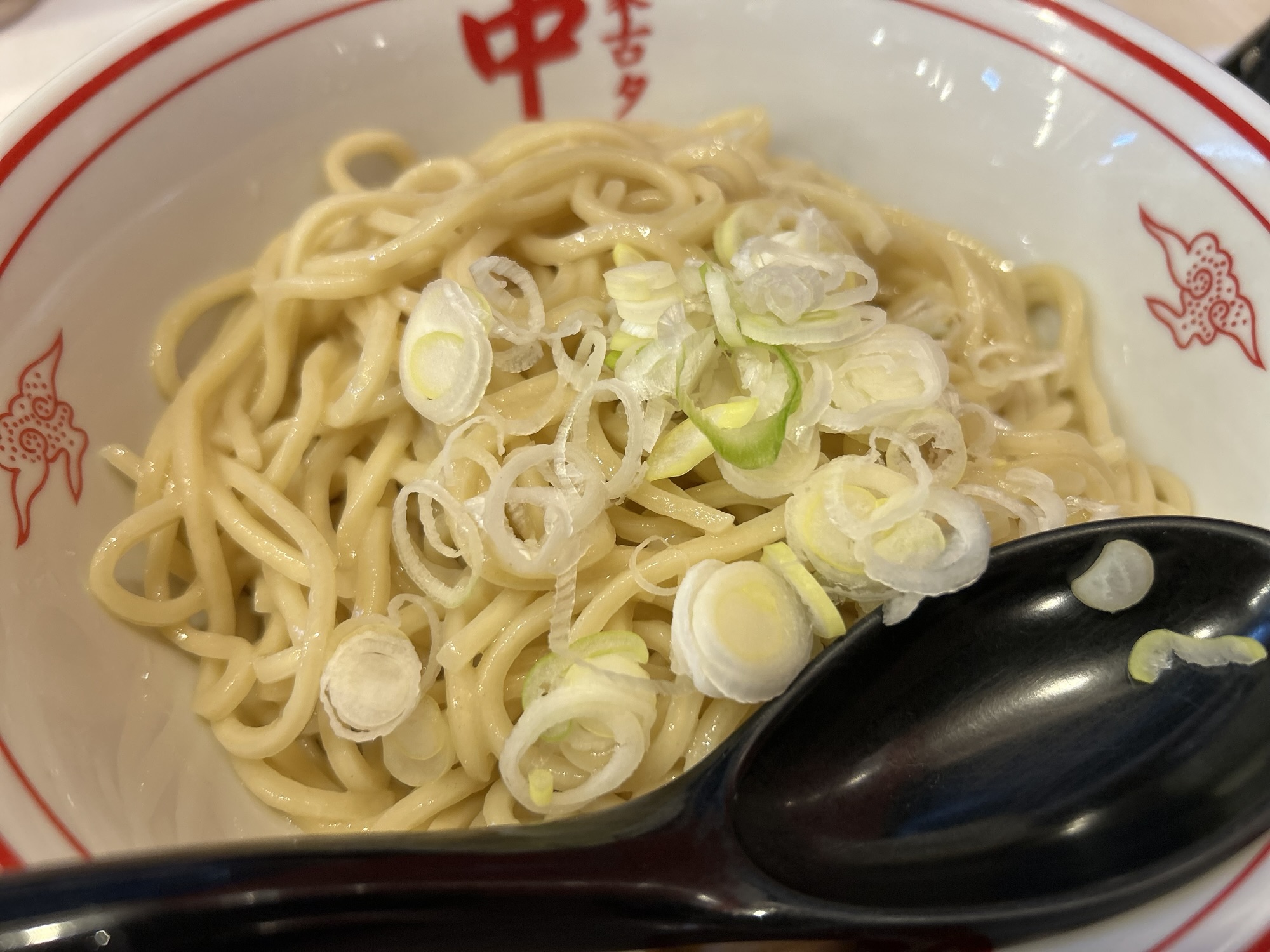 蒙古タンメン中本 色んな店舗でひたすら「冷し味噌やさい」を食べ続ける激辛記録 大宮店 冷し味噌やさい 麺