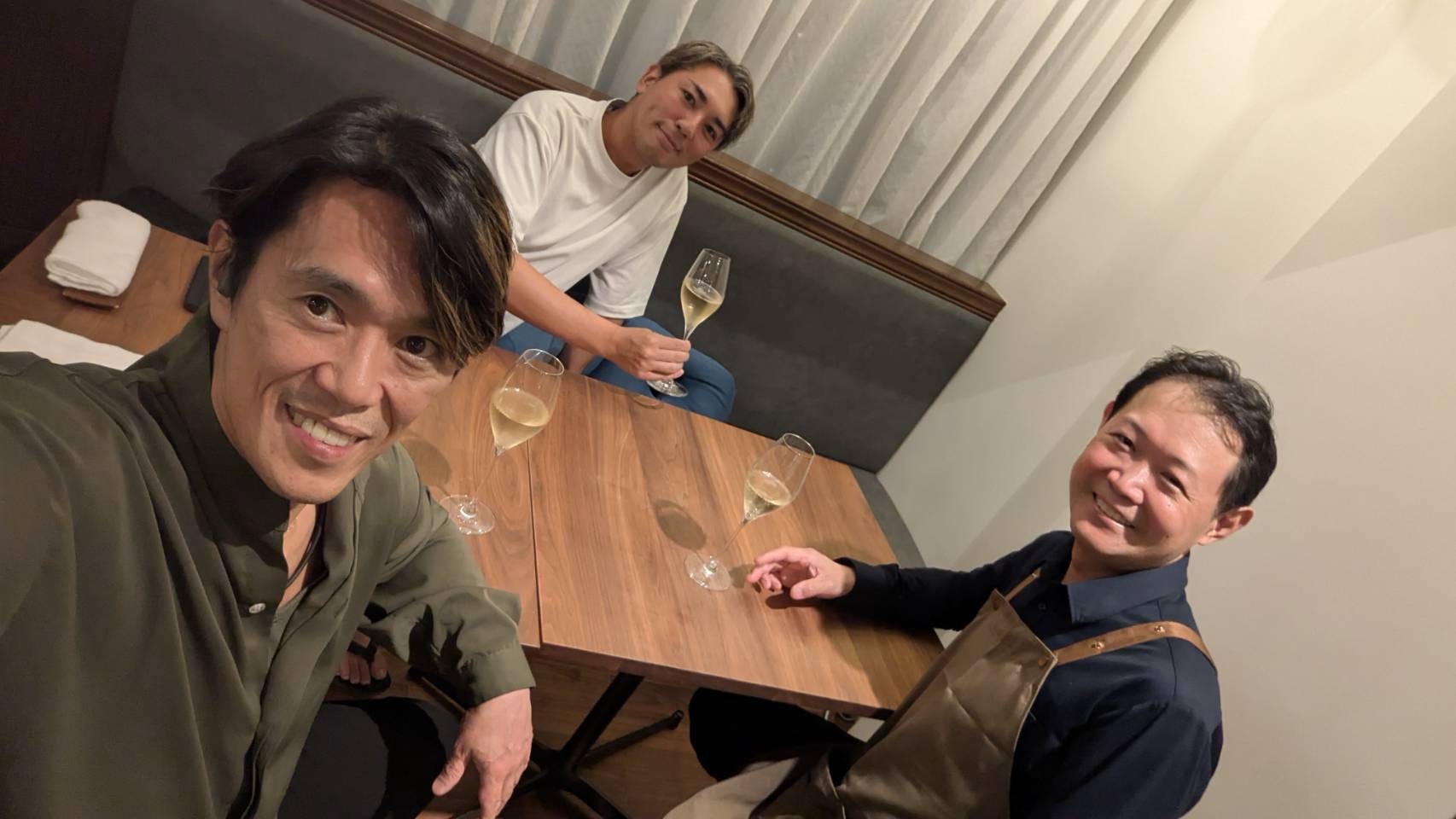 東京都 三越前 日本橋 ラペティ(L’appétit) フレンチの技法で洋食を再定義するレストラン シェフとの集合写真 品川イッコー