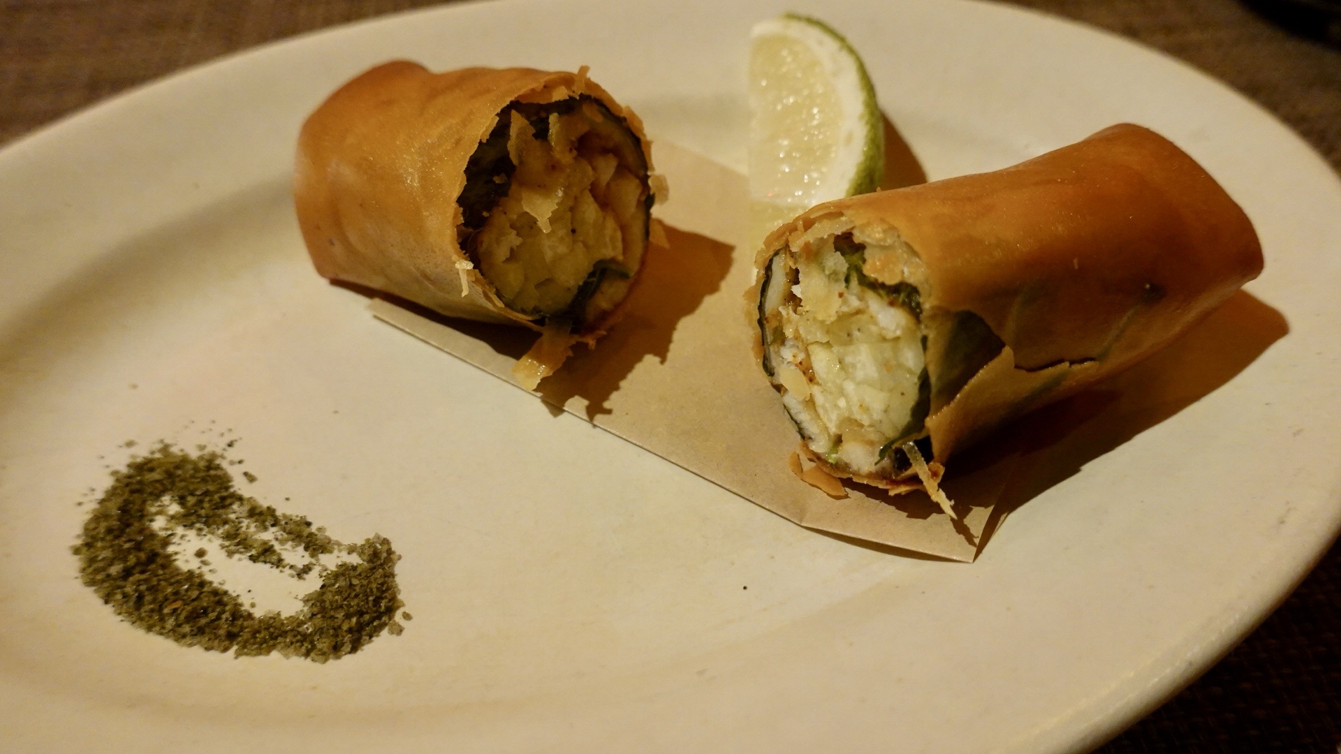 神奈川県 藤沢市 fu-fu shisen(フーフーシセン) 肉を使わない四川料理 春巻〜北海黒ソイとマコモダケ〜 品川イッコー