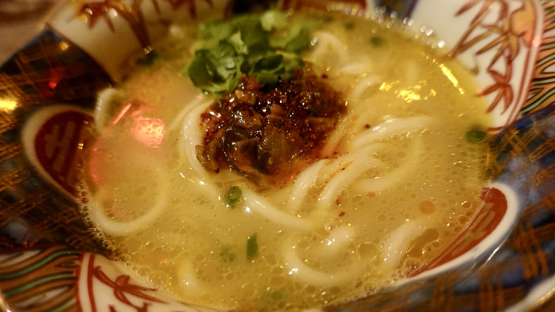 神奈川県 藤沢市 fu-fu shisen(フーフーシセン) 肉を使わない四川料理 魚介と薬膳の白湯スープ麺 品川イッコー