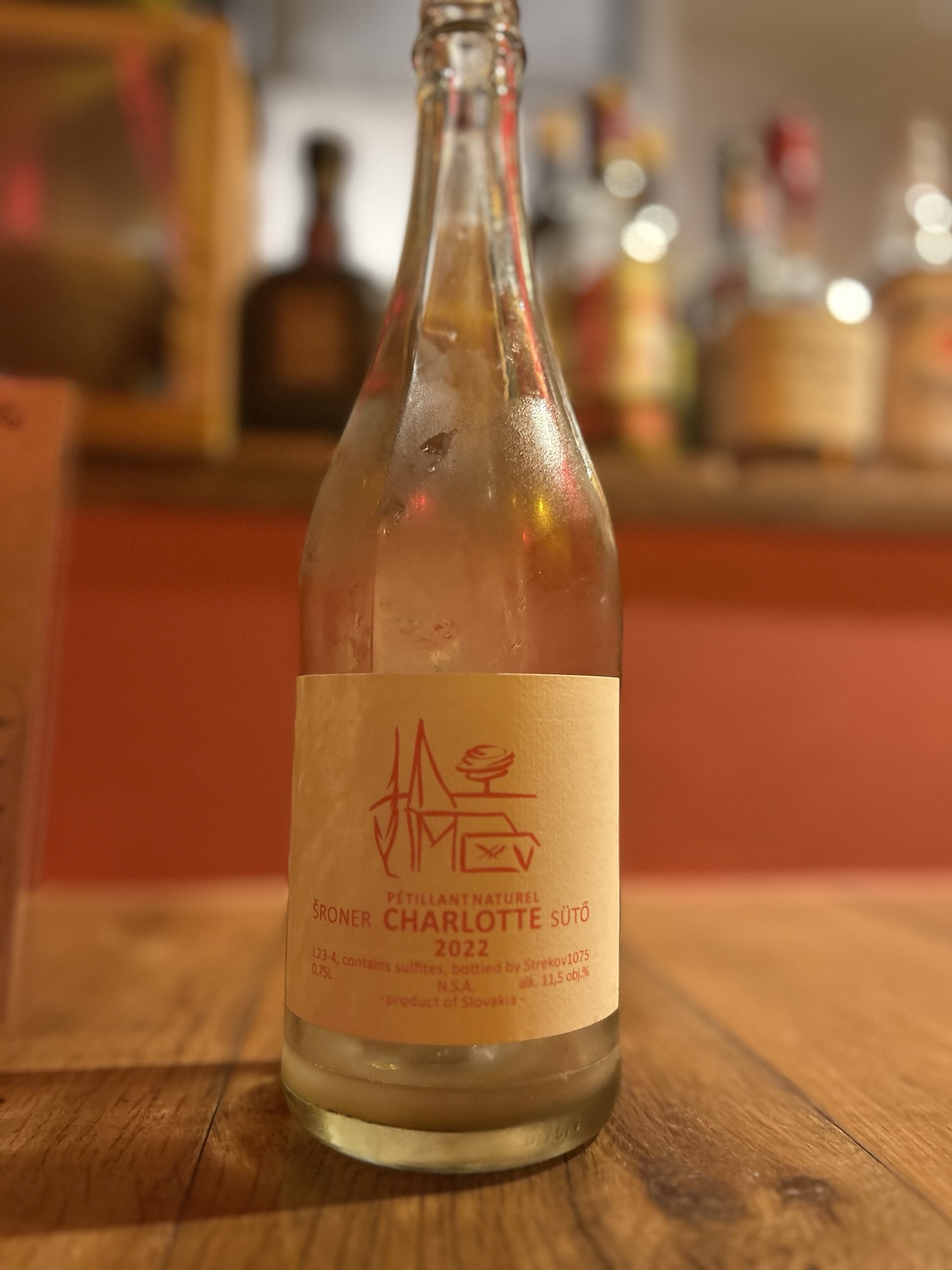 神奈川県 藤沢市 fu-fu shisen(フーフーシセン) 肉を使わない四川料理 ワインボトル 品川イッコー