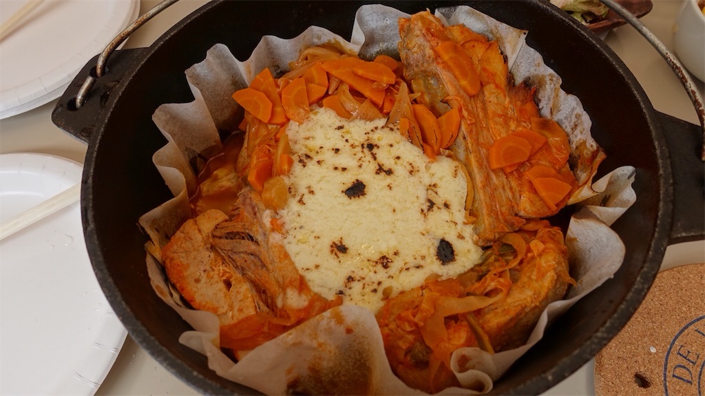 東京都 武蔵境 QuOLaの庭 駅徒歩30秒。空と緑に包まれる屋上リゾートBBQと都会型グランピングの新定番 チーズダッカルビ