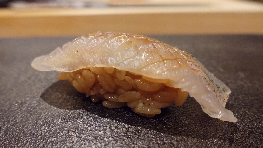 東京都 中央区 銀座 はっこく 鮨 とかみを有名店にした佐藤氏の独立店 鱚 品川イッコー