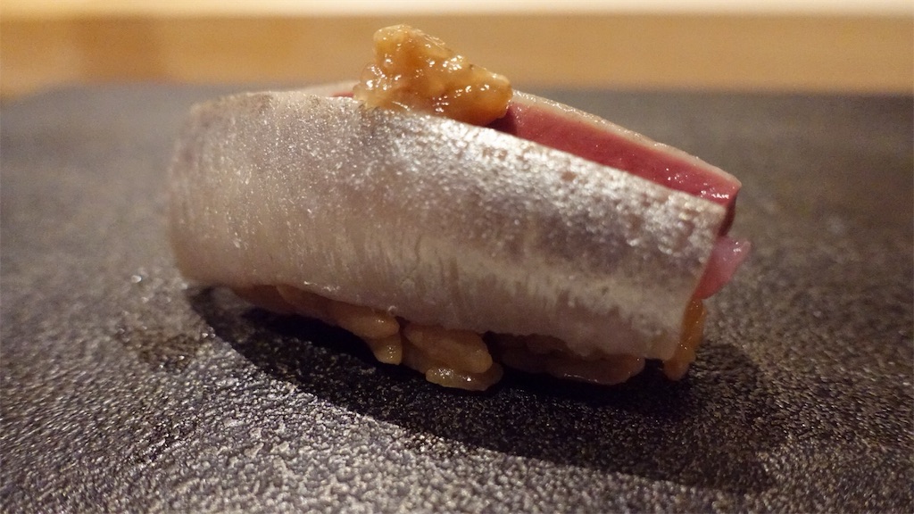 東京都 中央区 銀座 はっこく 鮨 とかみを有名店にした佐藤氏の独立店 鰯 品川イッコー