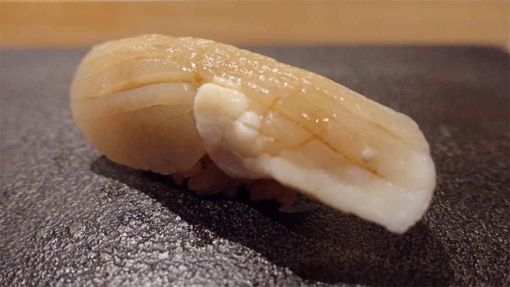 東京都 中央区 銀座 はっこく 鮨 とかみを有名店にした佐藤氏の独立店 平貝 品川イッコー