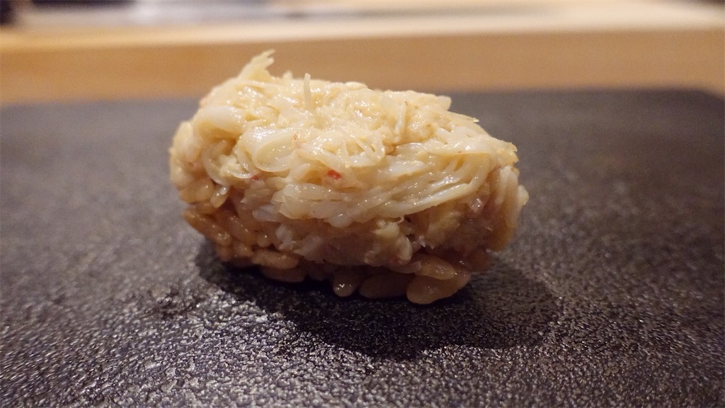 東京都 中央区 銀座 はっこく 鮨 とかみを有名店にした佐藤氏の独立店 毛ガニ 品川イッコー