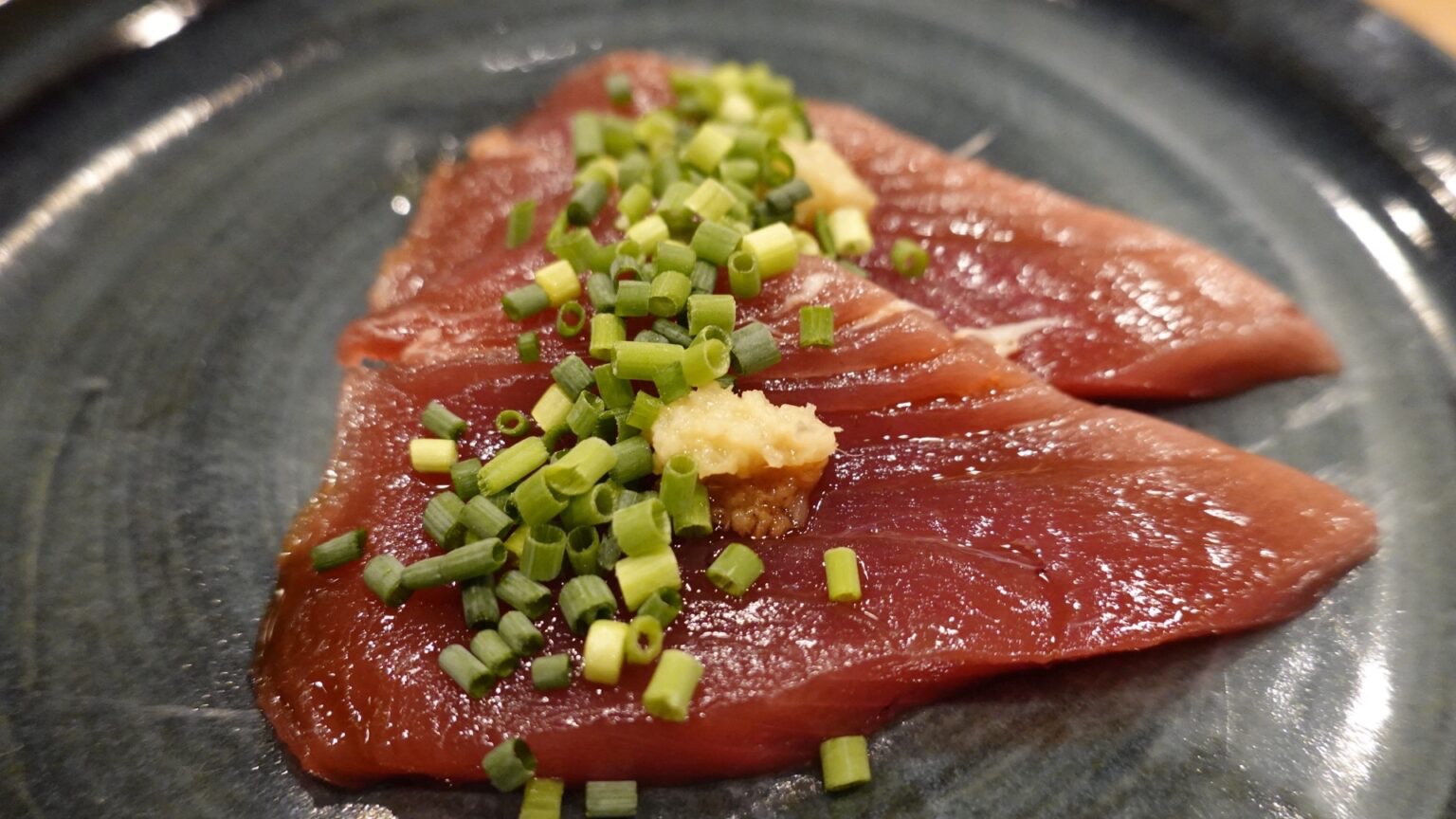 神奈川県 横浜市 関内 なか條 日本最高峰は、なか條に集まる。ピンネタが集まる日本屈指の鮨屋の超名店 寿司 鰹の刺身 品川イッコー