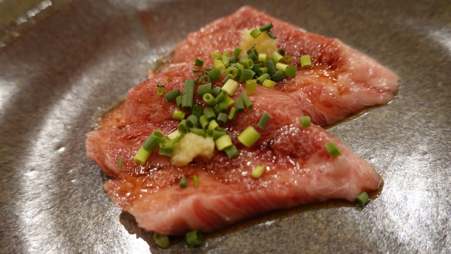 神奈川県 横浜市 関内 なか條 日本最高峰は、なか條に集まる。ピンネタが集まる日本屈指の鮨屋の超名店 寿司 ナガスクジラの尾の身 品川イッコー