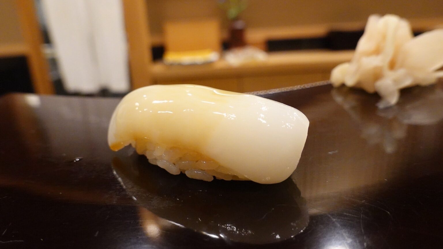 神奈川県 横浜市 関内 なか條 日本最高峰は、なか條に集まる。ピンネタが集まる日本屈指の鮨屋の超名店 寿司 墨烏賊 品川イッコー