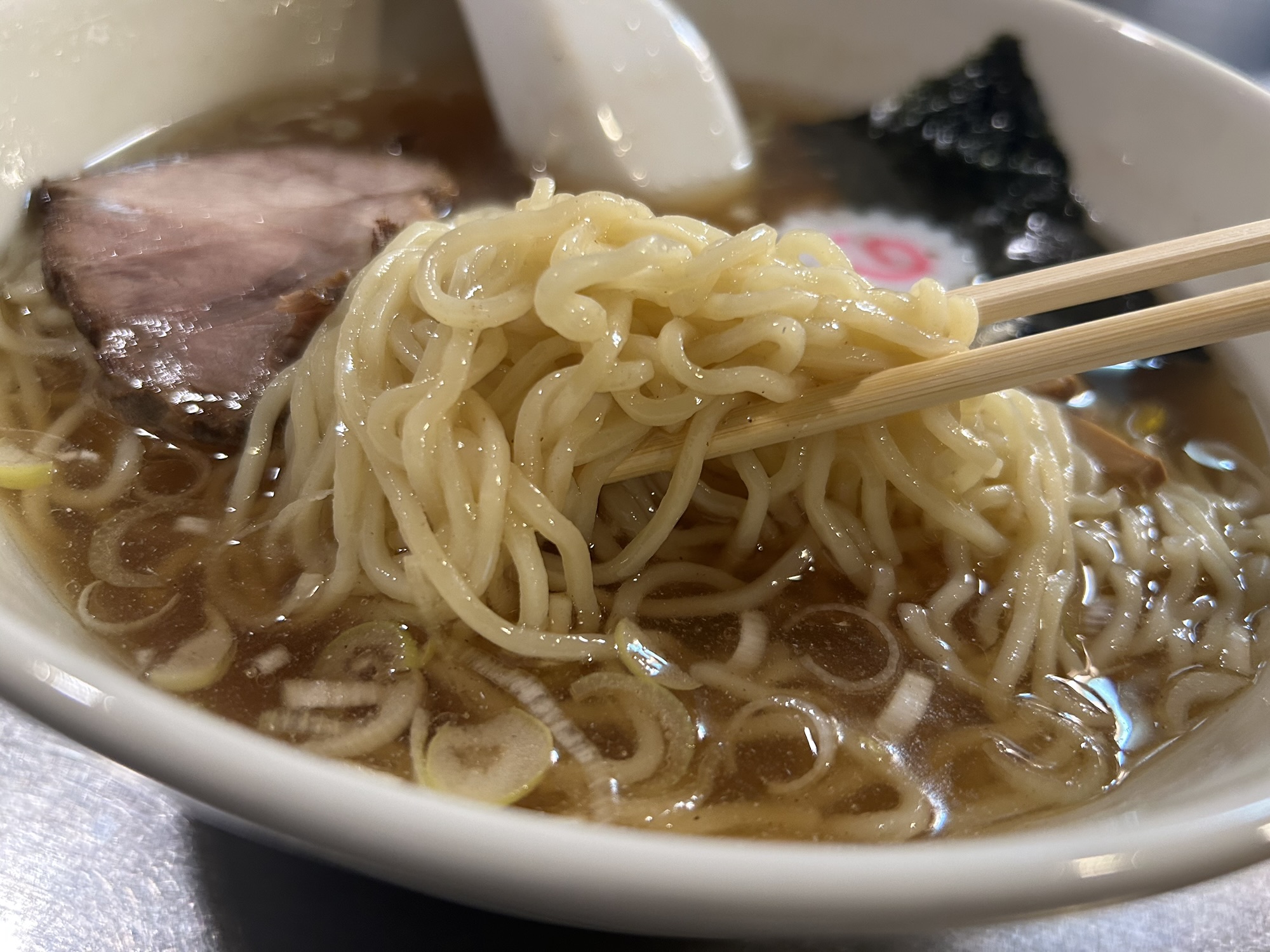 神奈川県 横浜市 日吉 日吉 大勝軒 中華そば 麺をリフト 品川イッコー