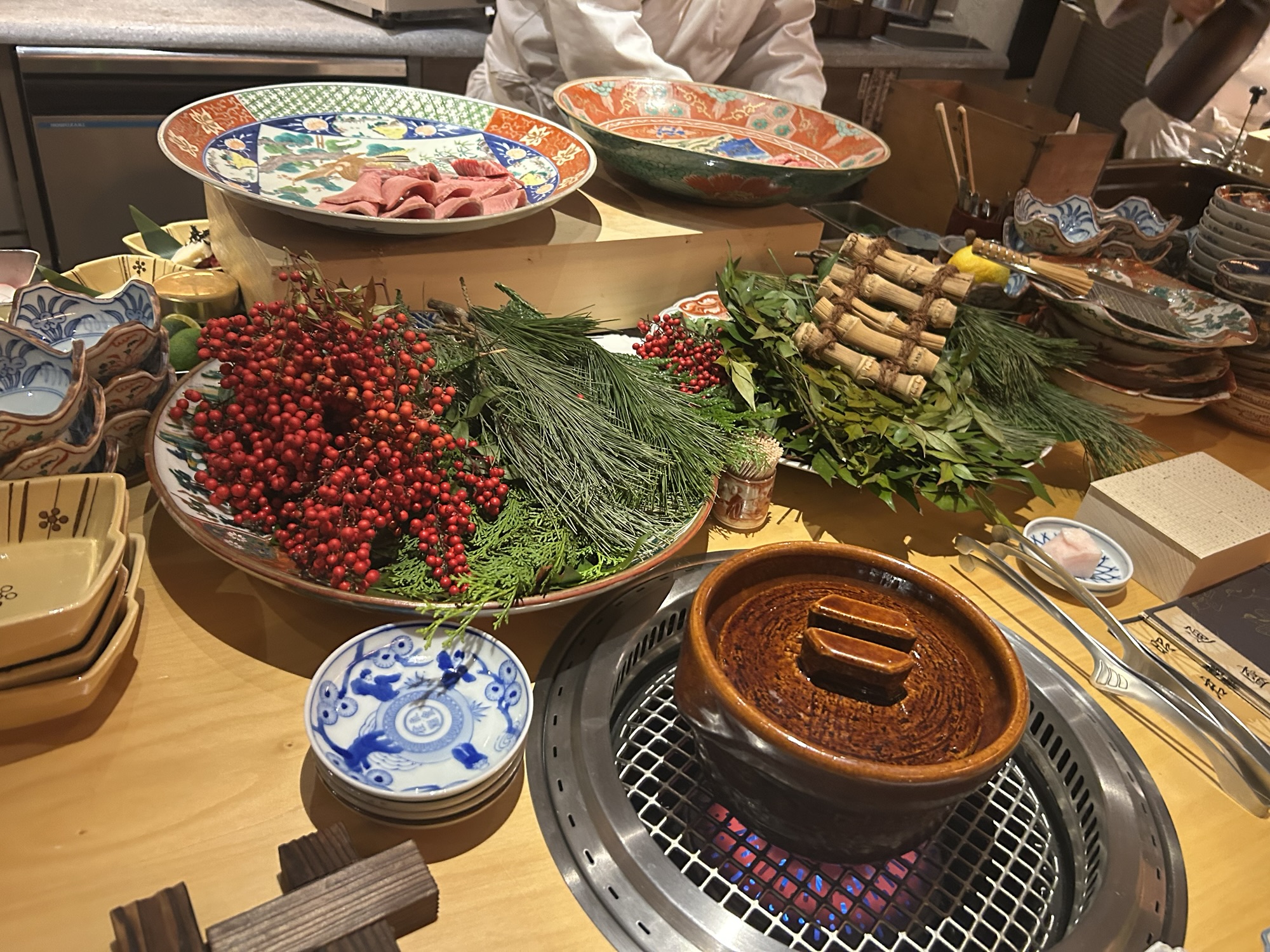 六本木 大皿焼肉 老中 カウンターの上