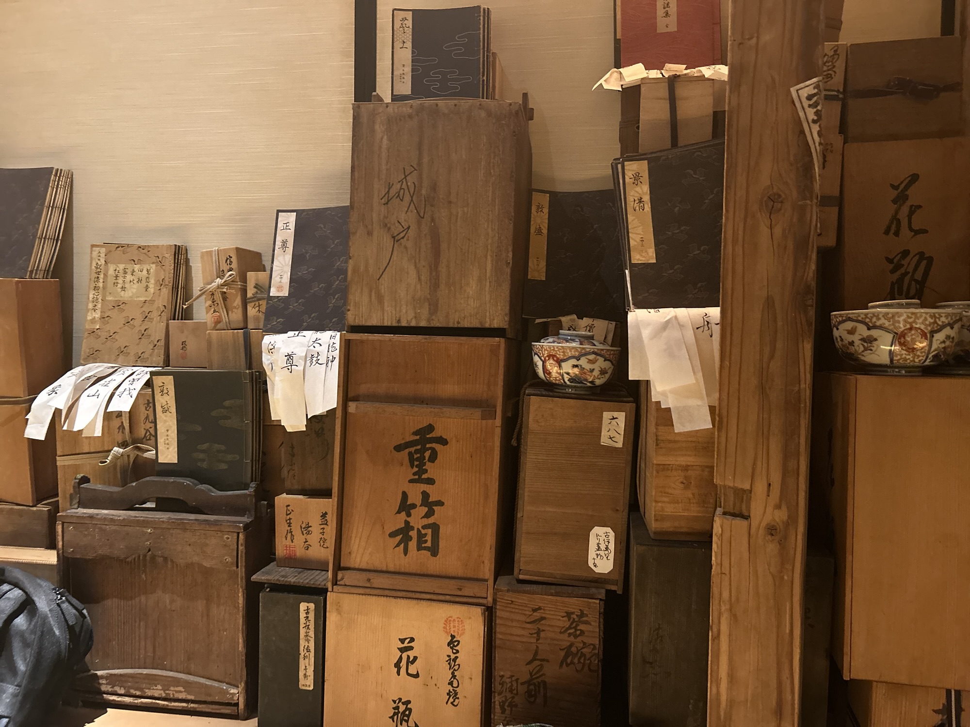 六本木 大皿焼肉 老中 店の内観