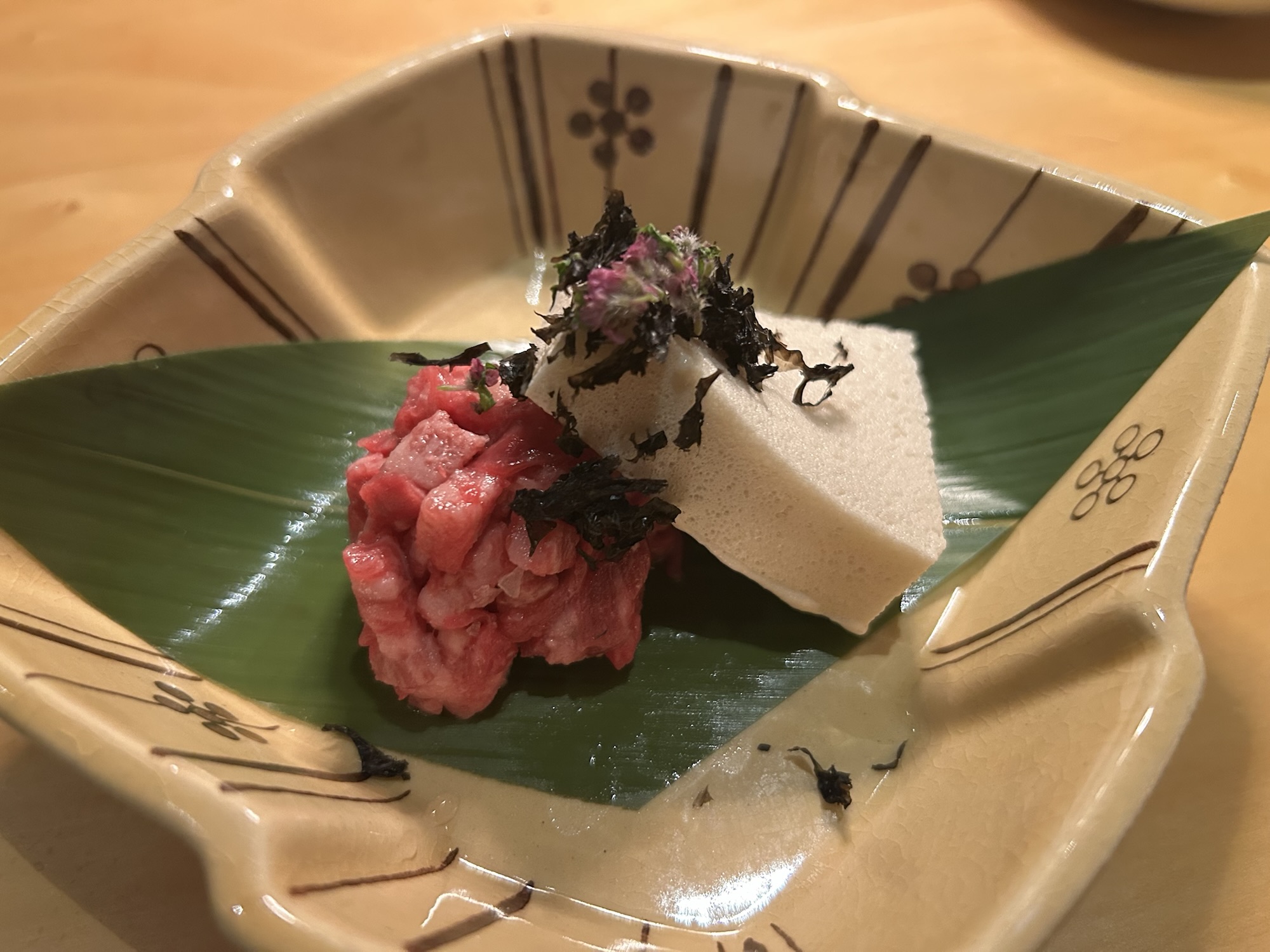 六本木 大皿焼肉 老中 泡醤油とさがり刺し