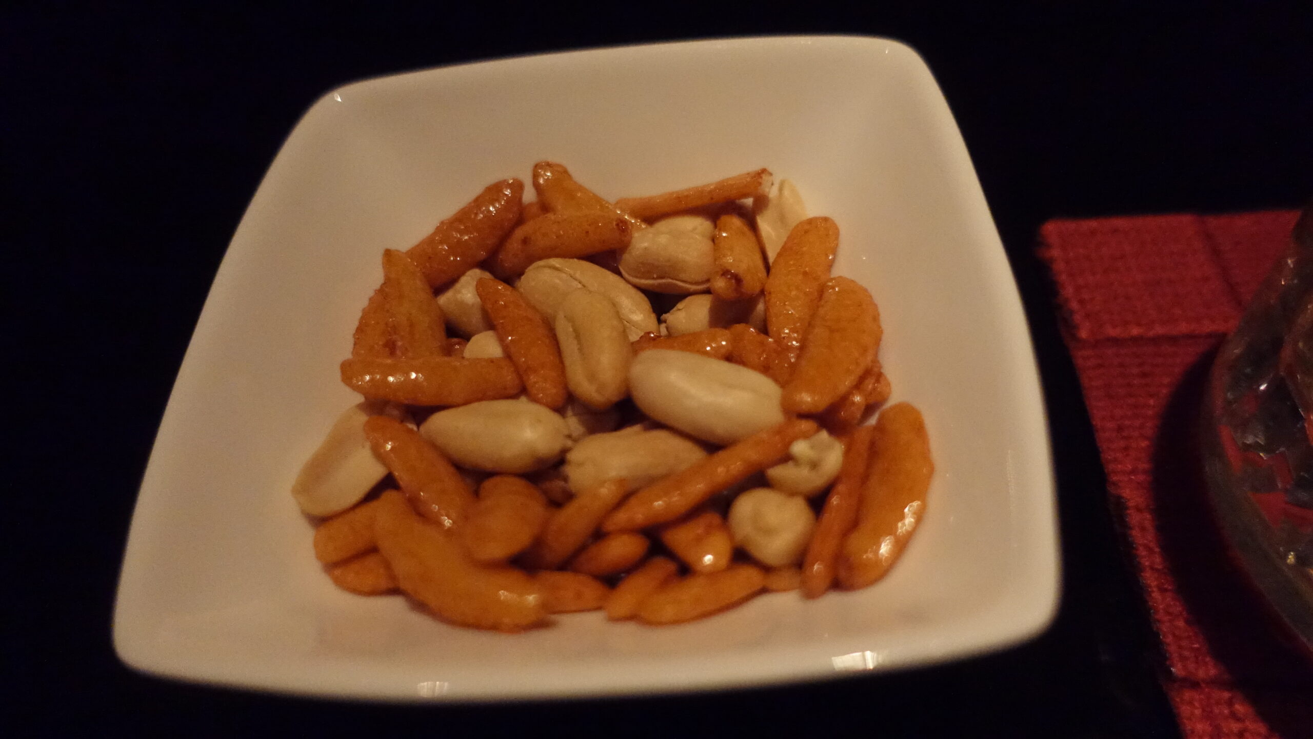 都庁前 オードヴィー 柿の種