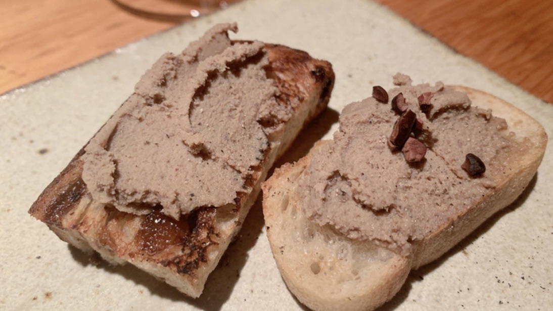 三田 焼鳥 嘉とう レバーパテ