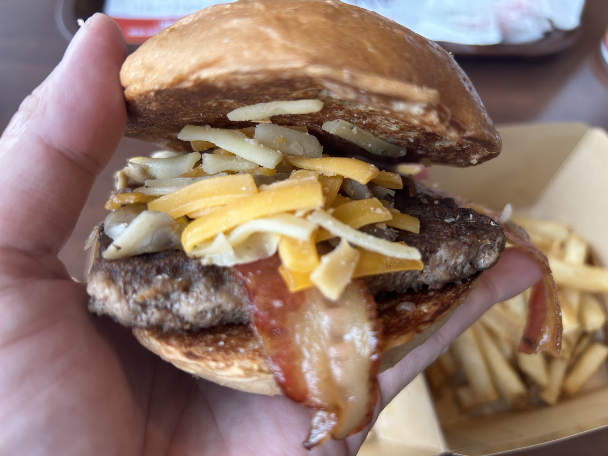 ウェンディーズ・ファーストキッチン コラボバーガー“かけちゃったやつ”