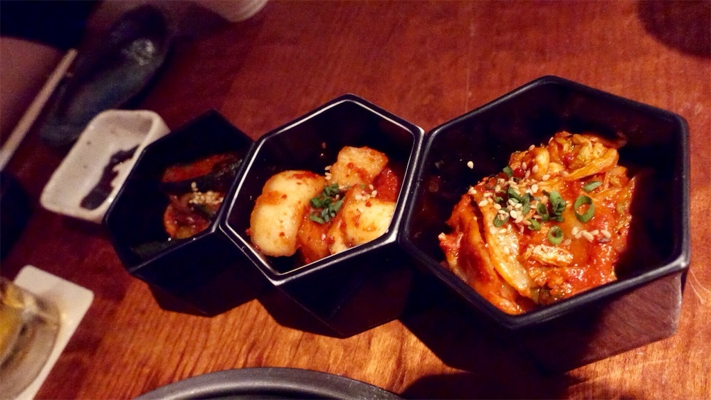 南青山 焼肉 よろにく キムチ三種