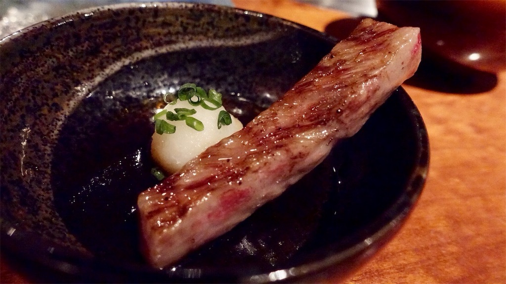 南青山 焼肉 よろにくサーロン