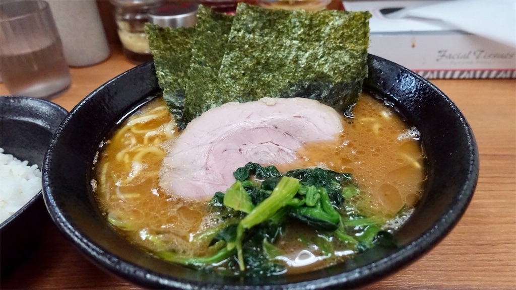 分倍河原 横浜らーめん 若武者 ラーメン