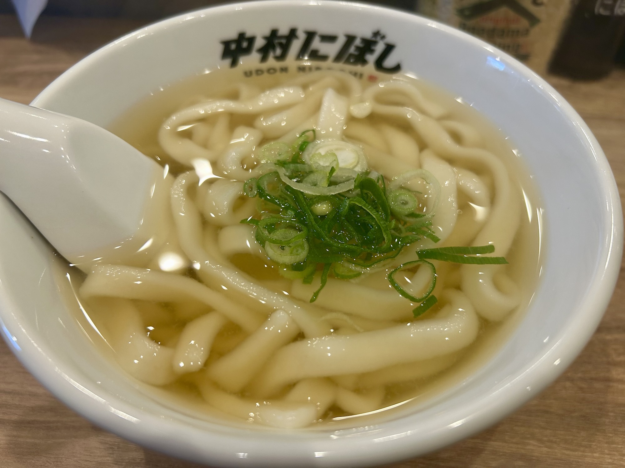 表参道 博多うどん 中村にぼし かけうどん
