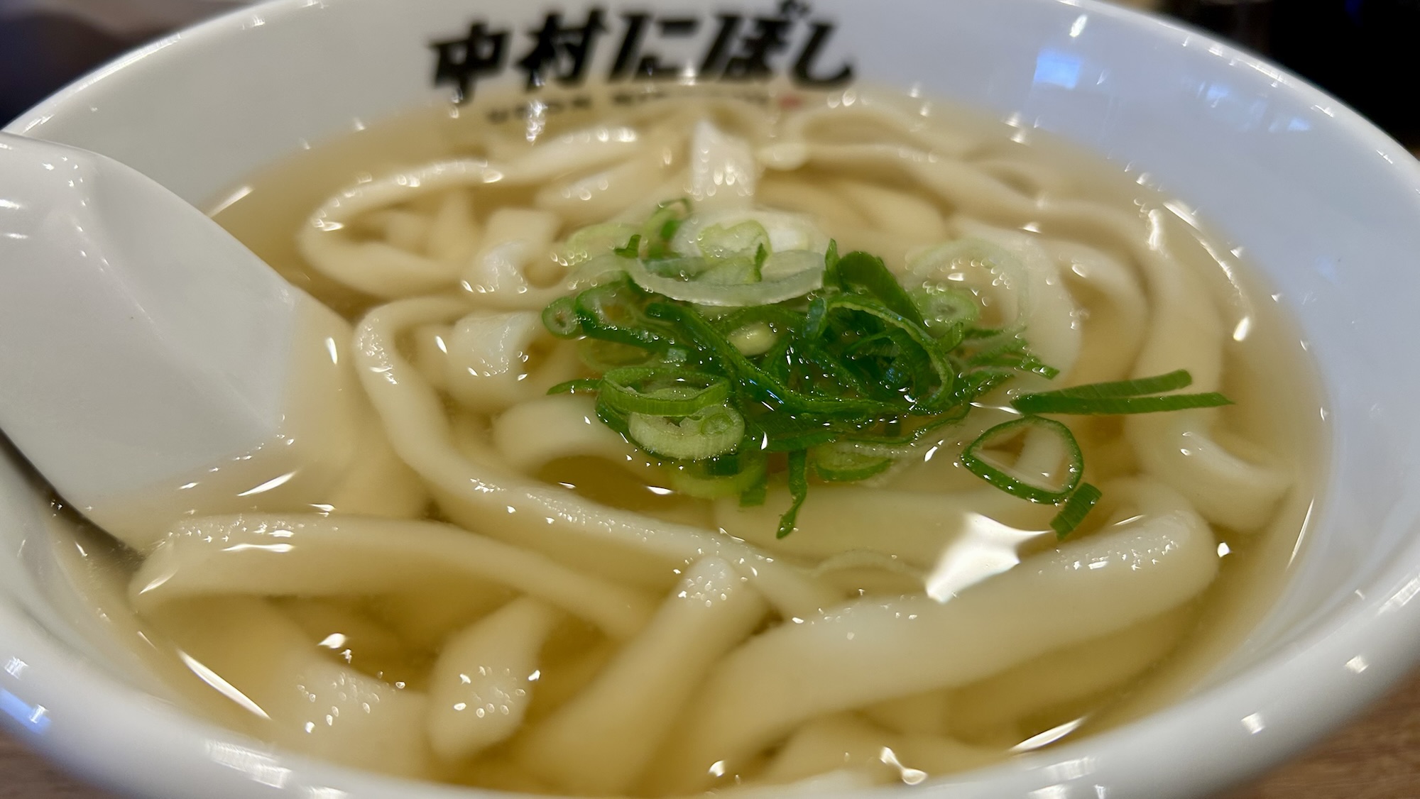 表参道 博多うどん 中村にぼし かけうどん