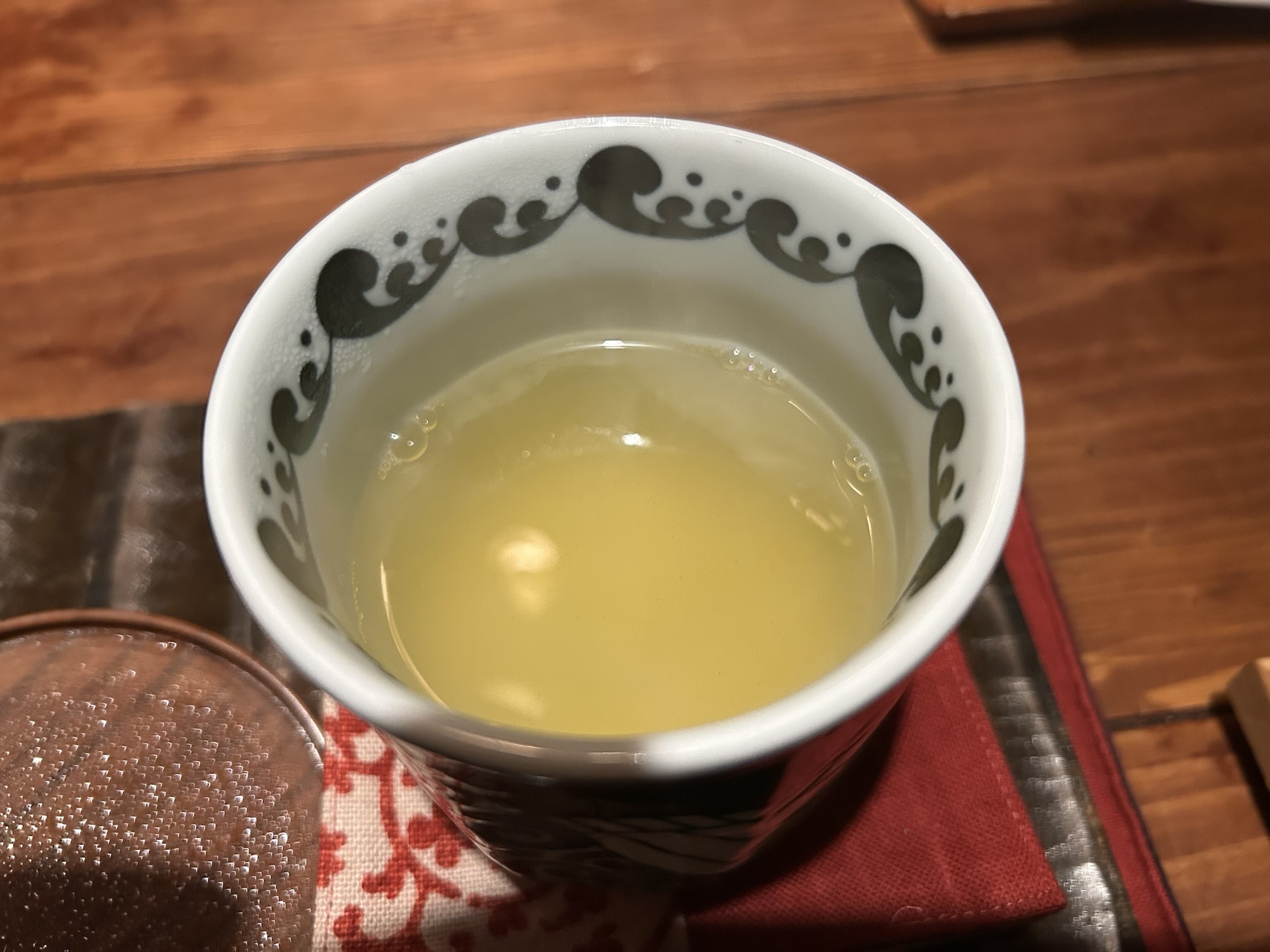 根津 食滋楽 ナガスクジラの赤身の出汁