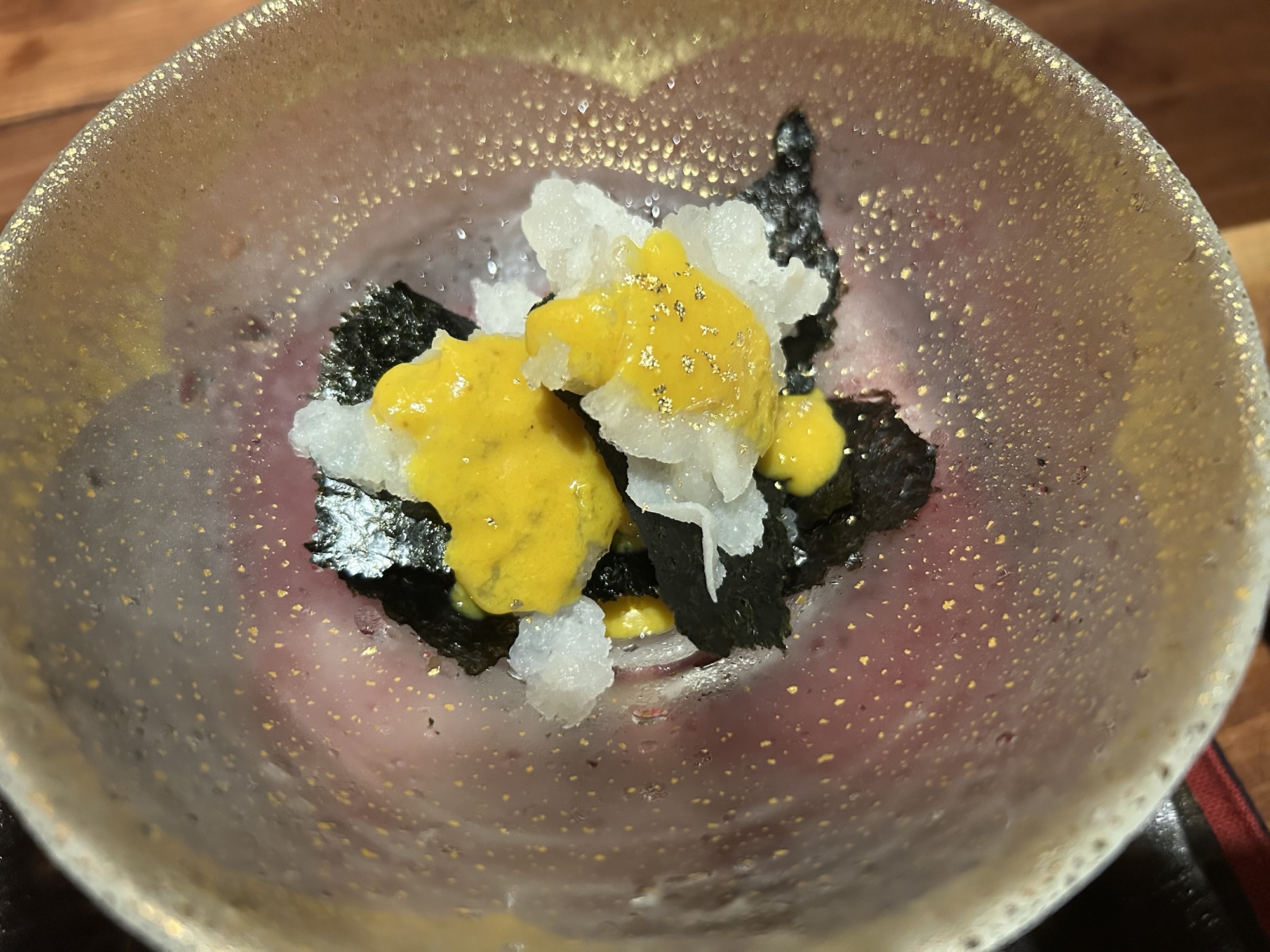 根津 食滋楽 サラシクジラの尾鰭の軟骨