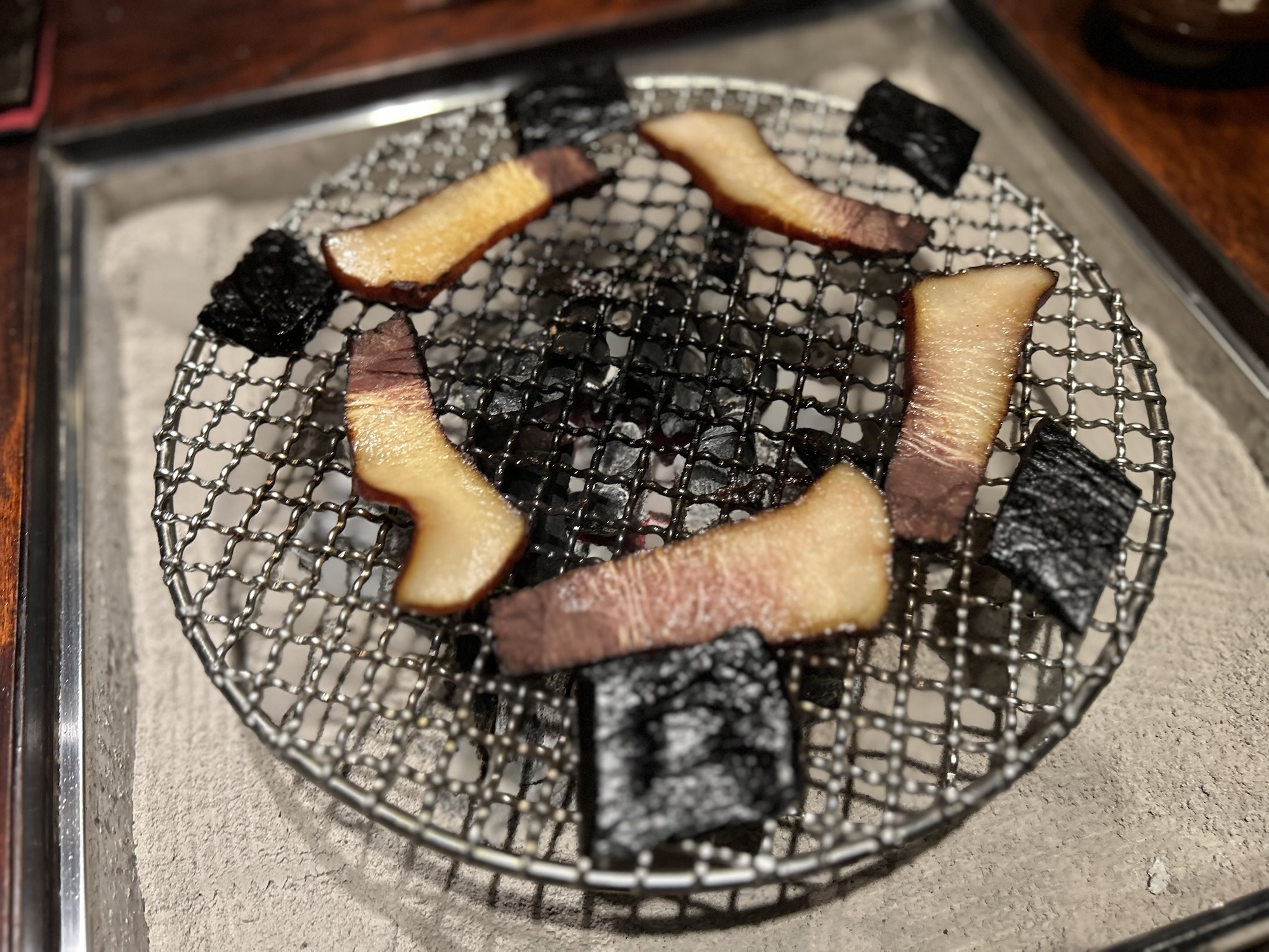 根津 食滋楽 ナガスクジラのベーコン