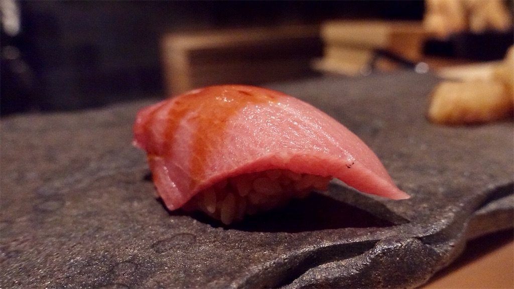 広尾 熟成鮨 万 中トロ