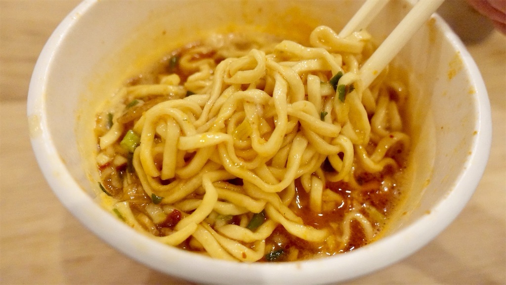 蒙古タンメン中本 カップラーメン 極豚ラーメン 激辛豚骨味噌