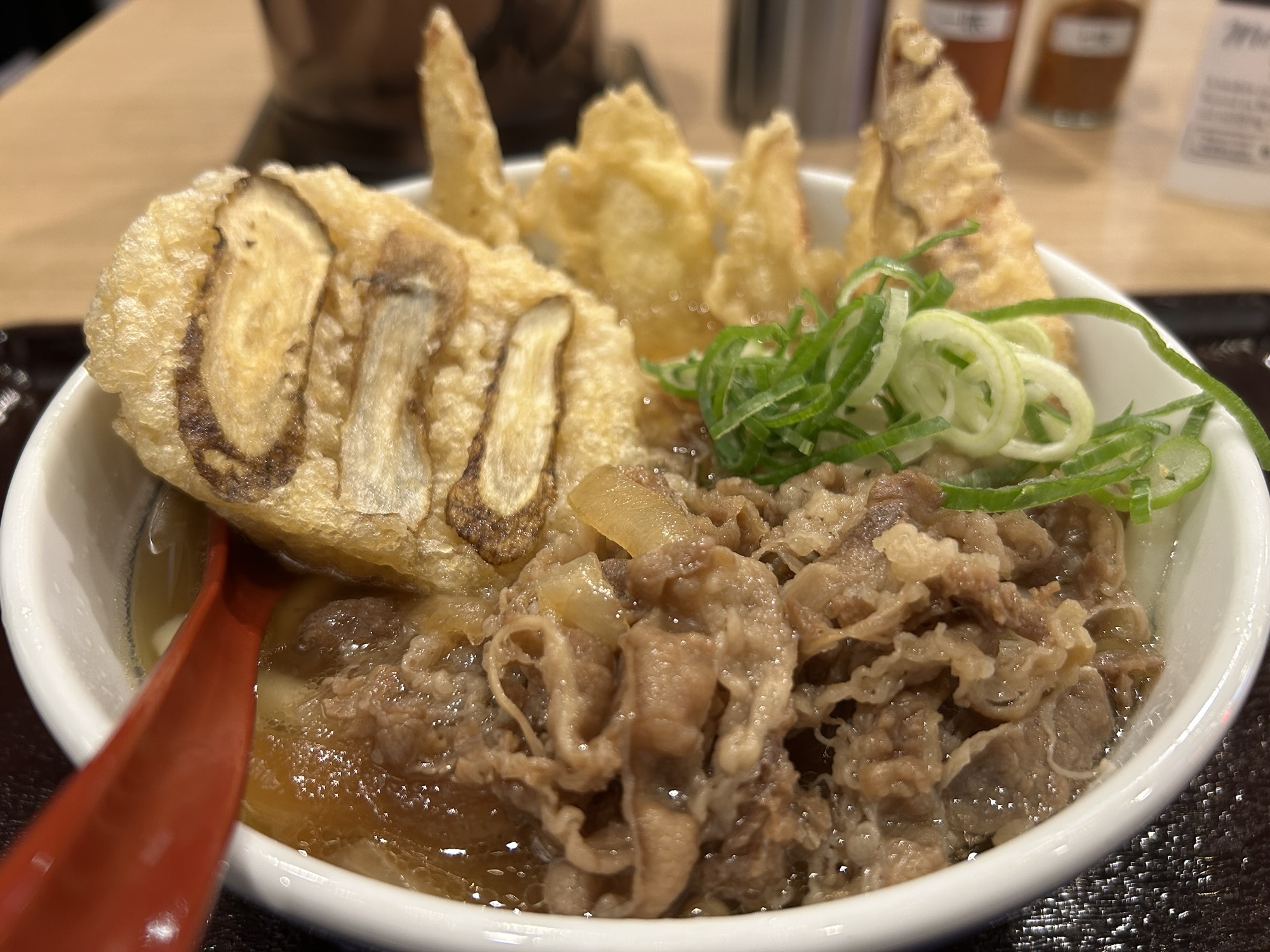 原宿 因幡うどん ハラカド店 肉ごぼう天うどん