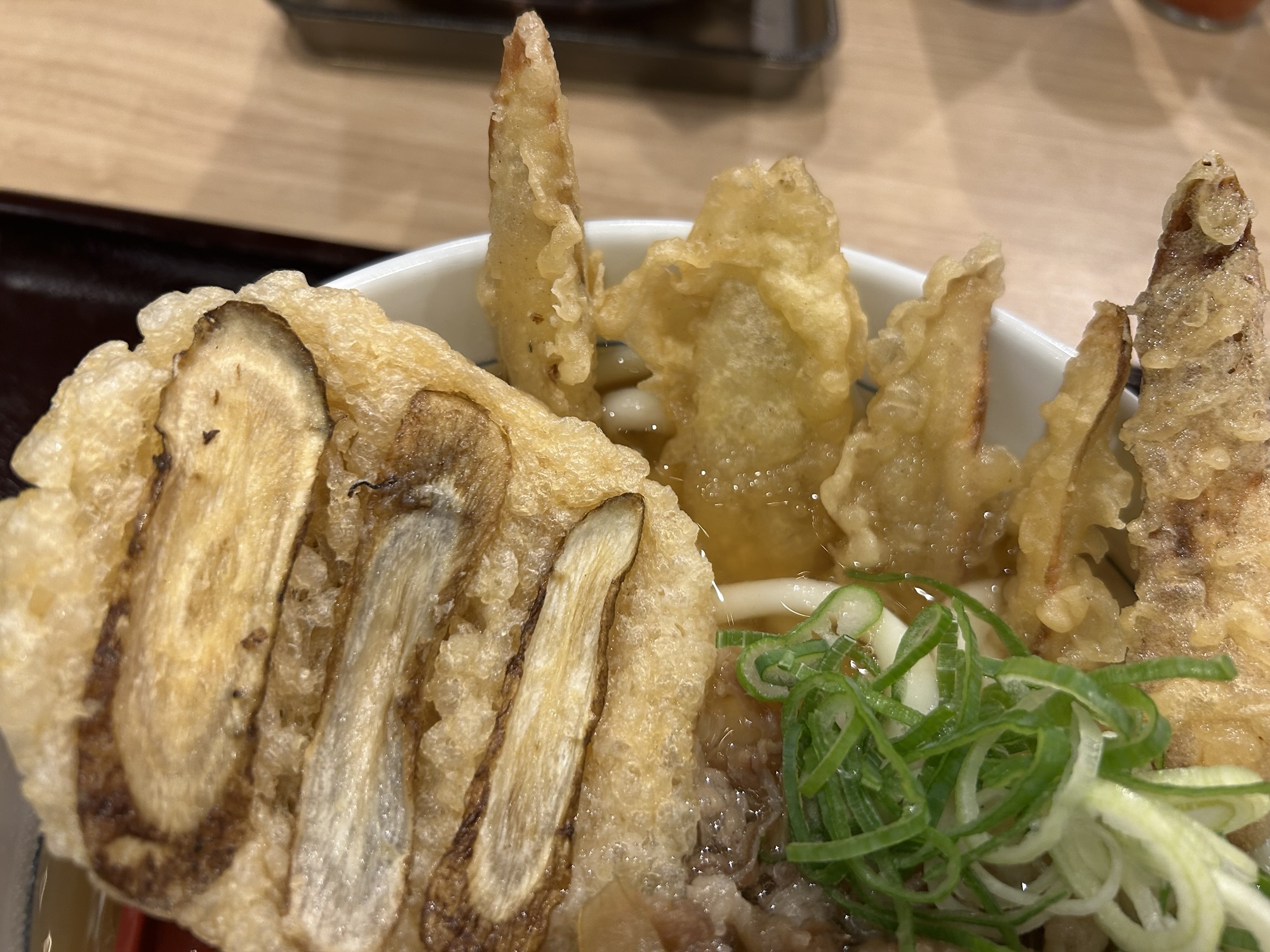 原宿 因幡うどん ハラカド店 肉ごぼう天うどん