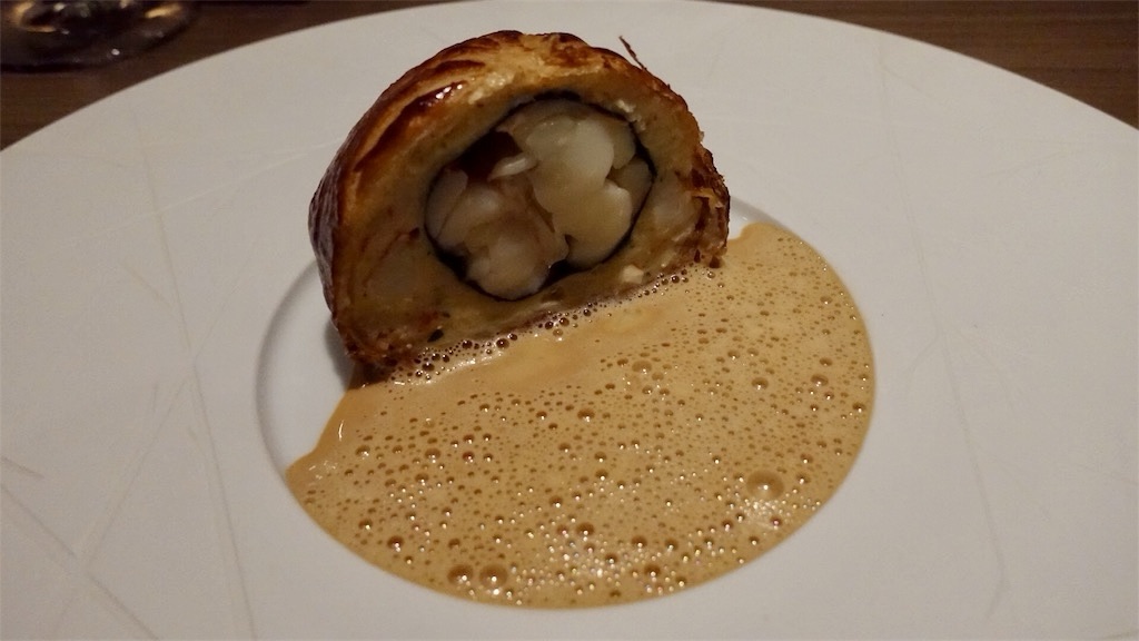 表参道 ラチュレ オマール海老のパイ包み焼き