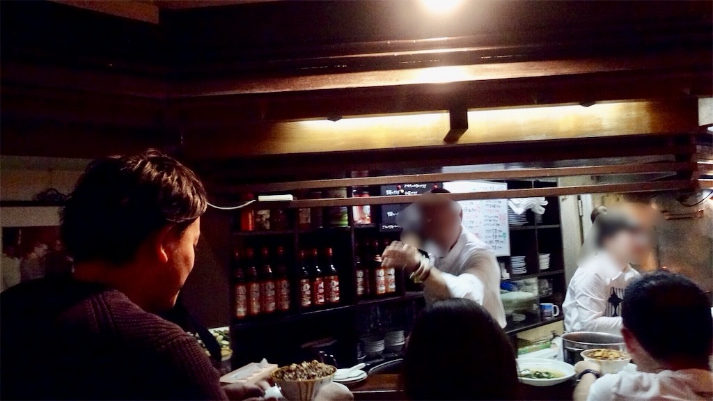 明治神宮前 東坡 店内