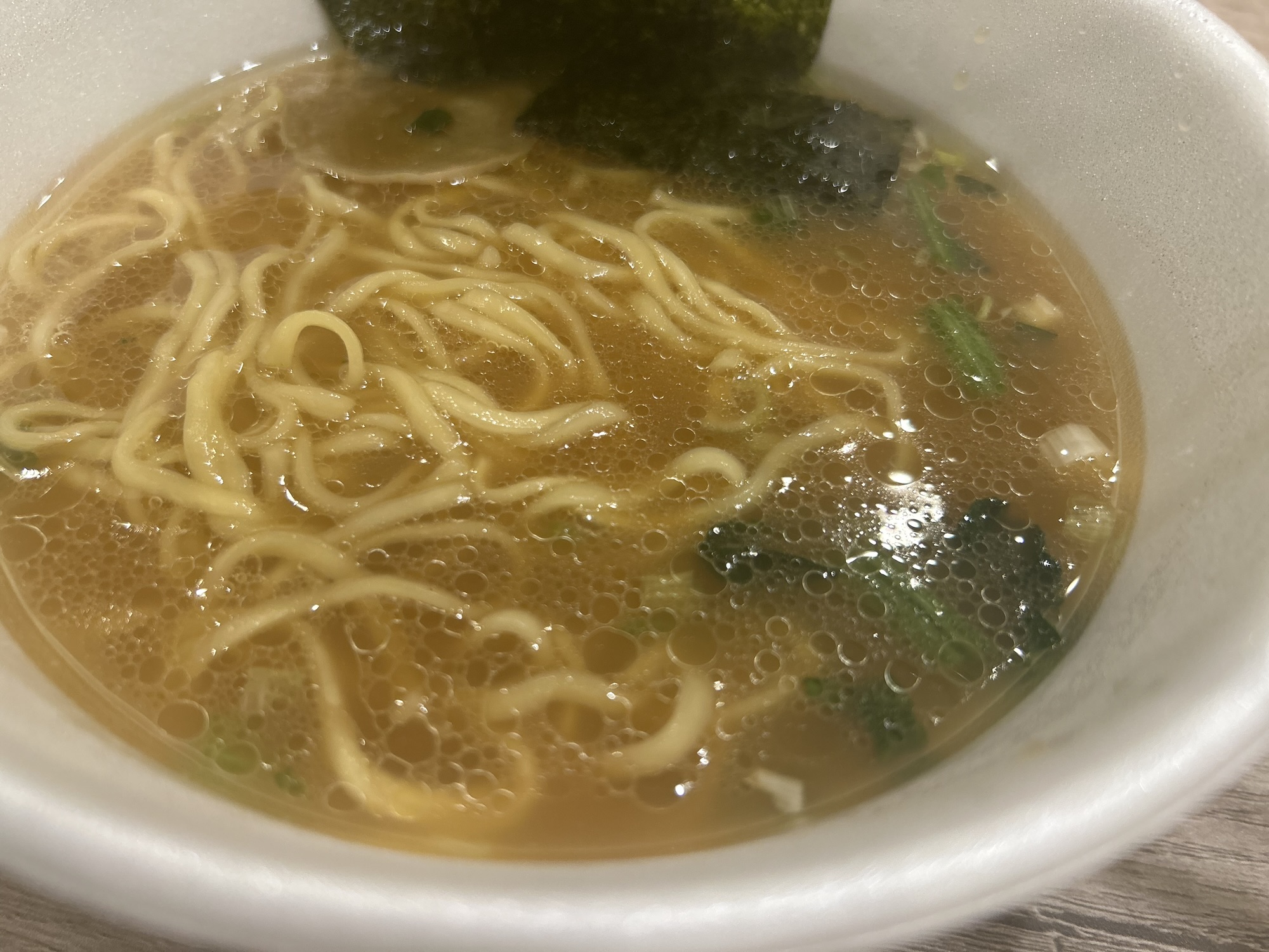 日清 麺NIPPON 横浜家系 とんこつ醤油ラーメン