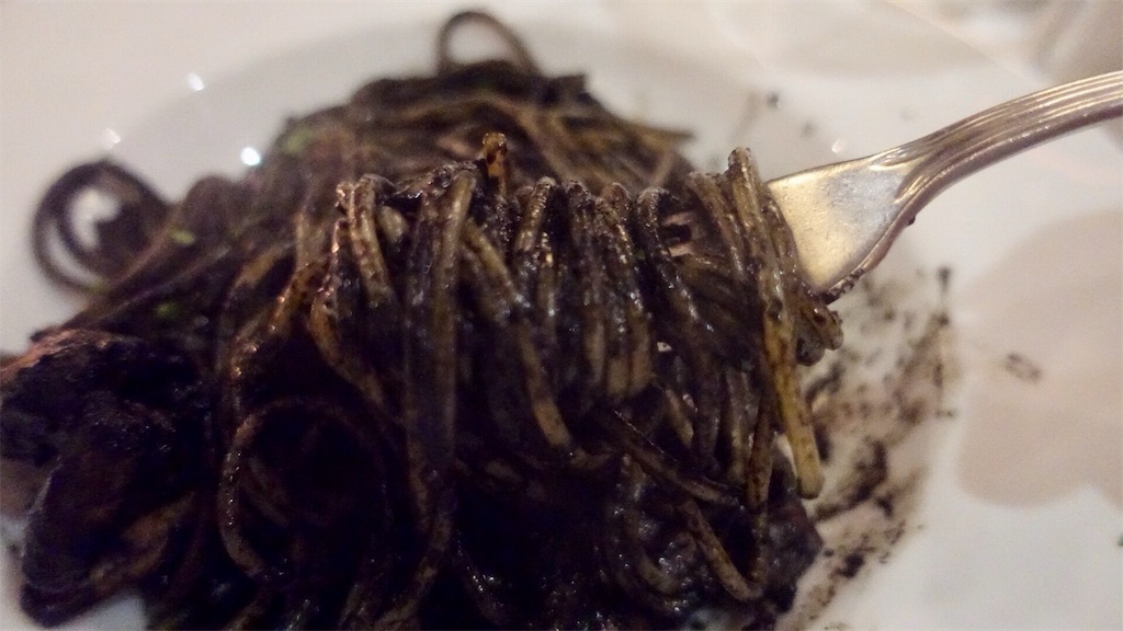 ヴェネツィア Vecia Cavana 烏賊墨パスタ