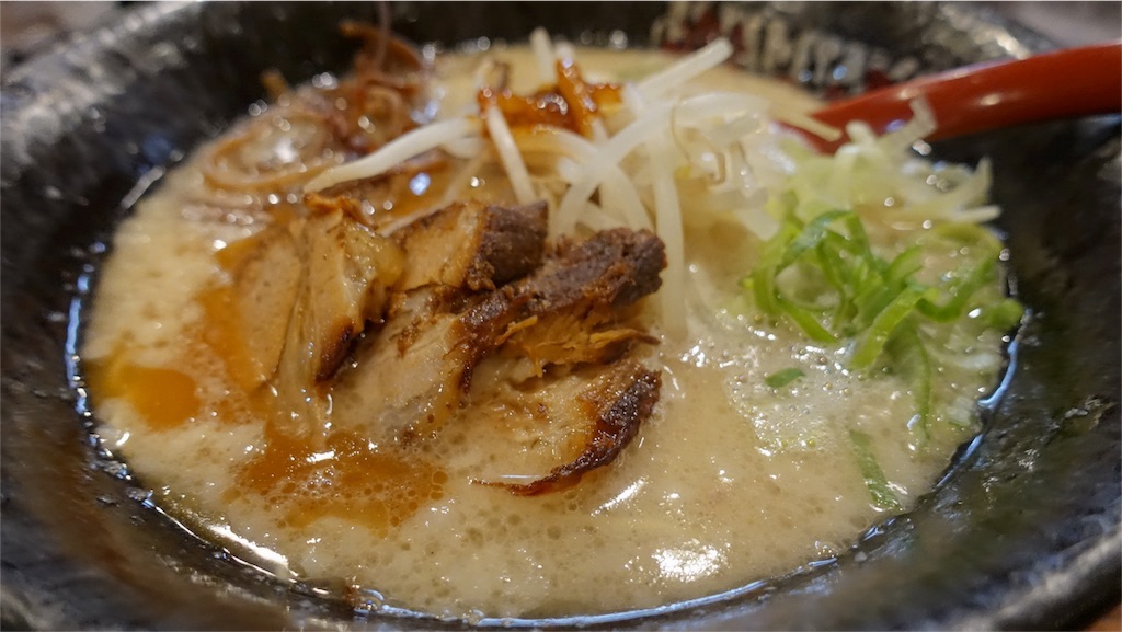 新宿 ラーメン 龍の家 とんこつ