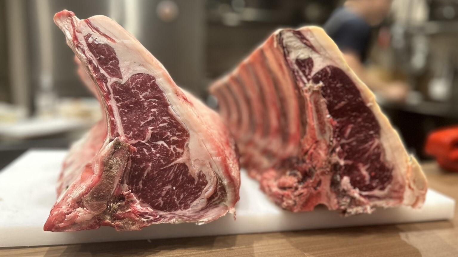 三越前 ムレーナ 肉