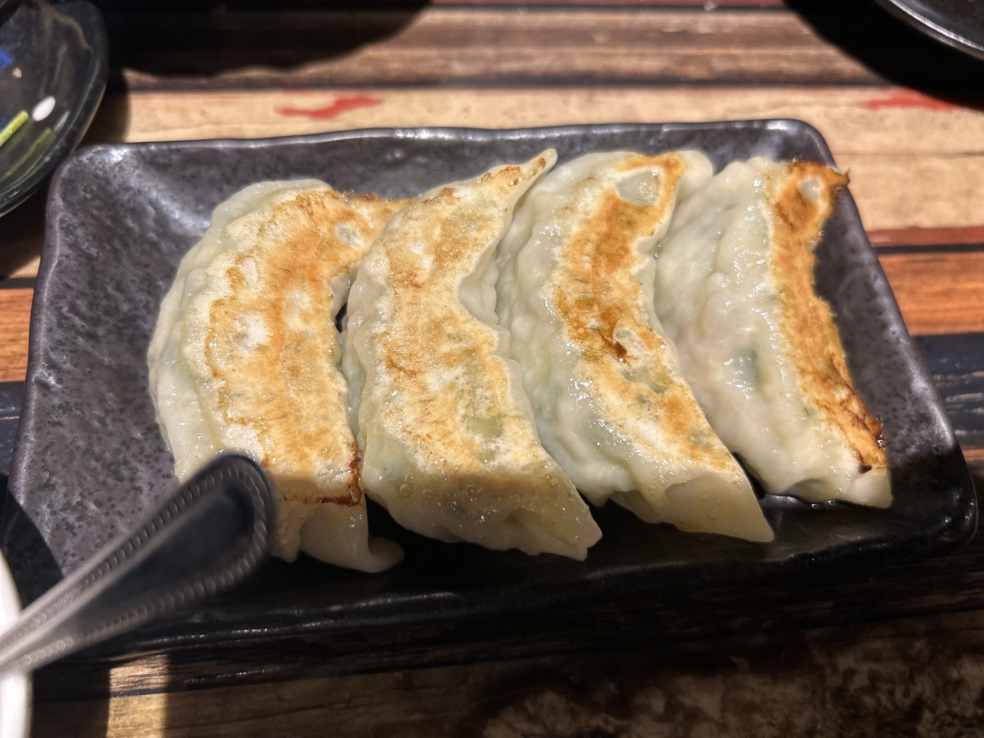 道玄坂 中華バル 池湖 餃子