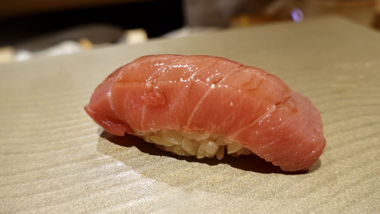 溜池山王 鮨 こまり 中トロ