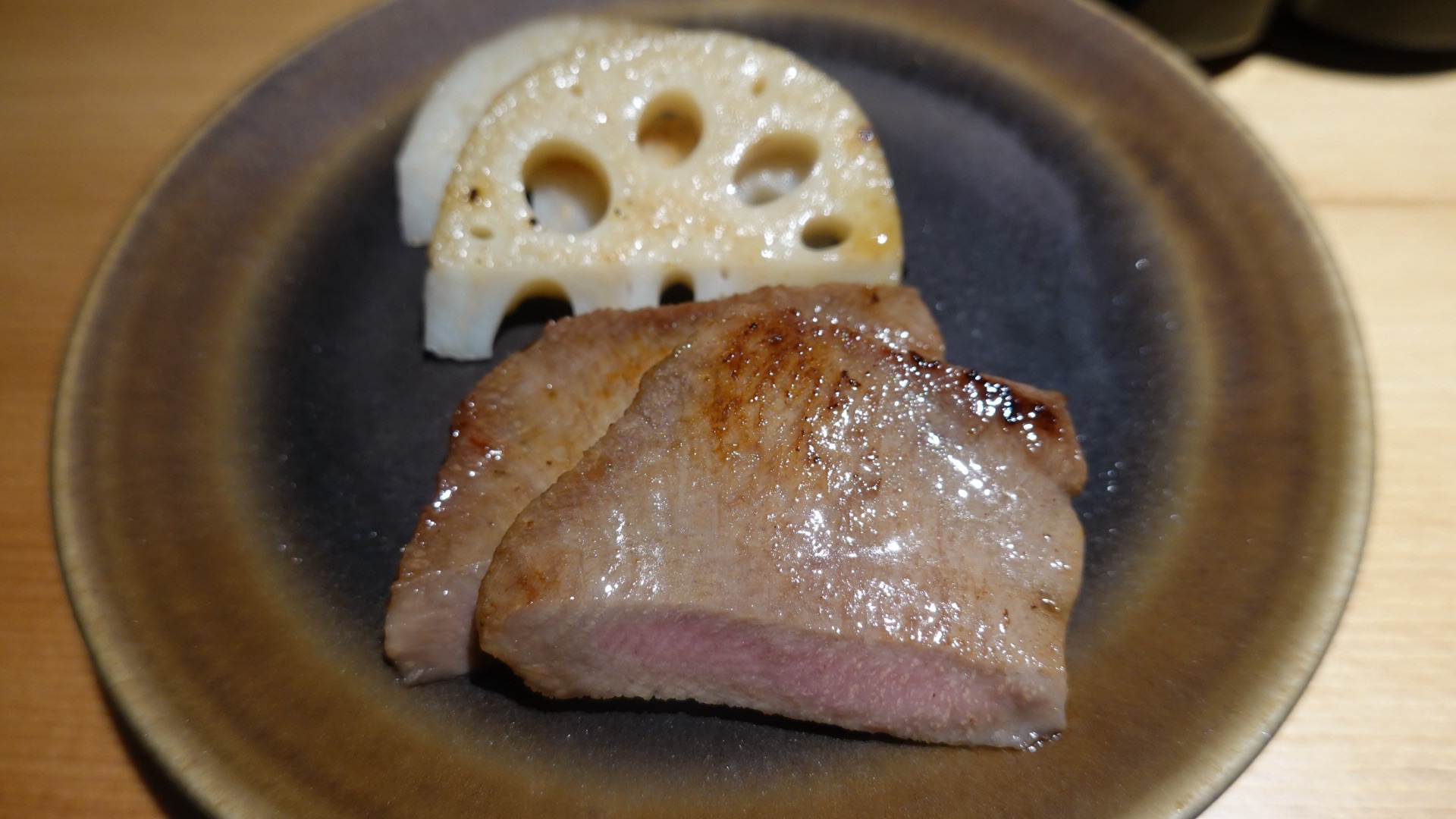 六本木 SUKIYAKI 六松 牛タン味噌漬けと野菜