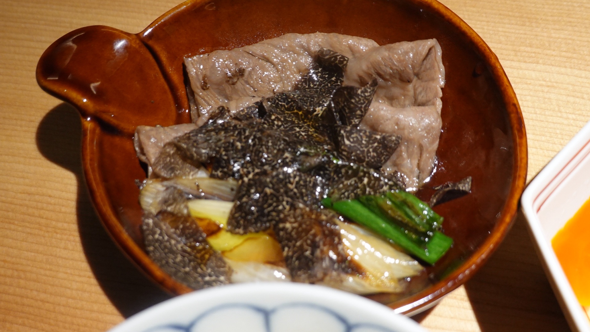 六本木 SUKIYAKI 六松 和牛関東風すき焼きトリュフ入り